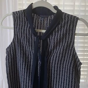 Tommy Hilfiger silky chain pattern blouse XS